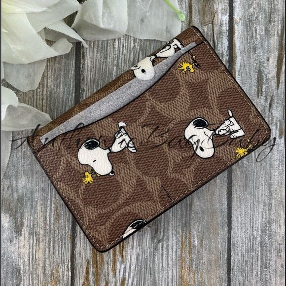 Coach X Peanuts Id Card Wallet In Signature Canvas With Snoopy Print Limited - Picture 2 of 5